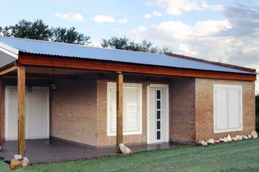 Vivienda de ladrillo con techo de chapa